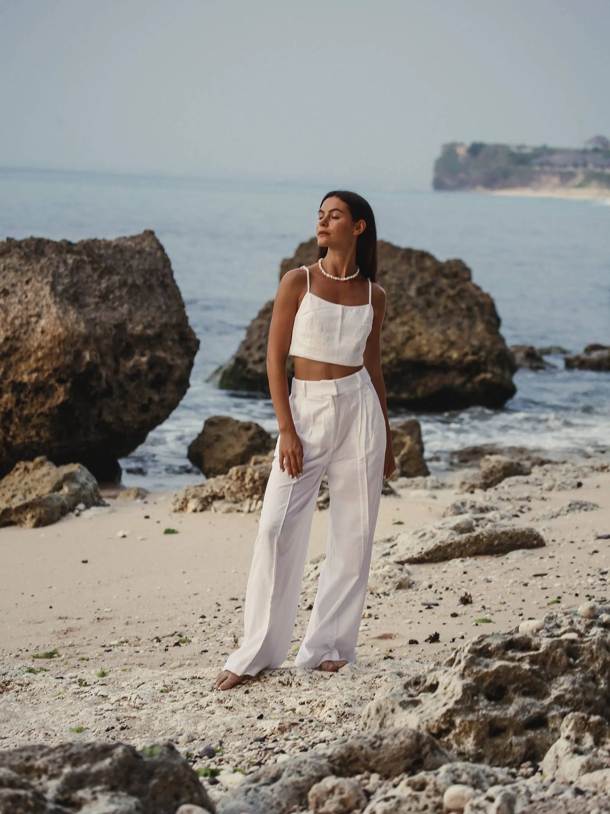 Pera Pants – Classic White Minimalist Pants Pera Pants – Classic White Minimalist Pants