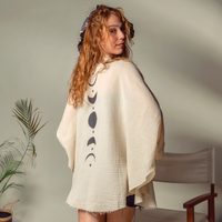 White Crinkle Moon Phases Muslin Kimono Robe / Poncho: White Moa