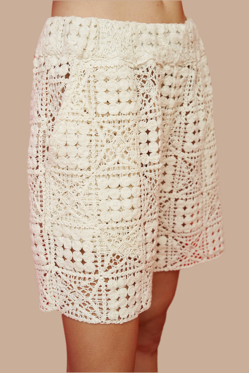 Crochet Beach Shorts: Ecru / STANDARD pītusa