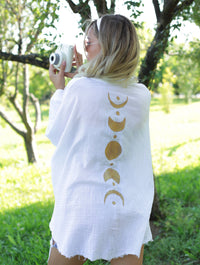 White Crinkle Moon Phases Muslin Kimono Robe / Poncho: White Moa